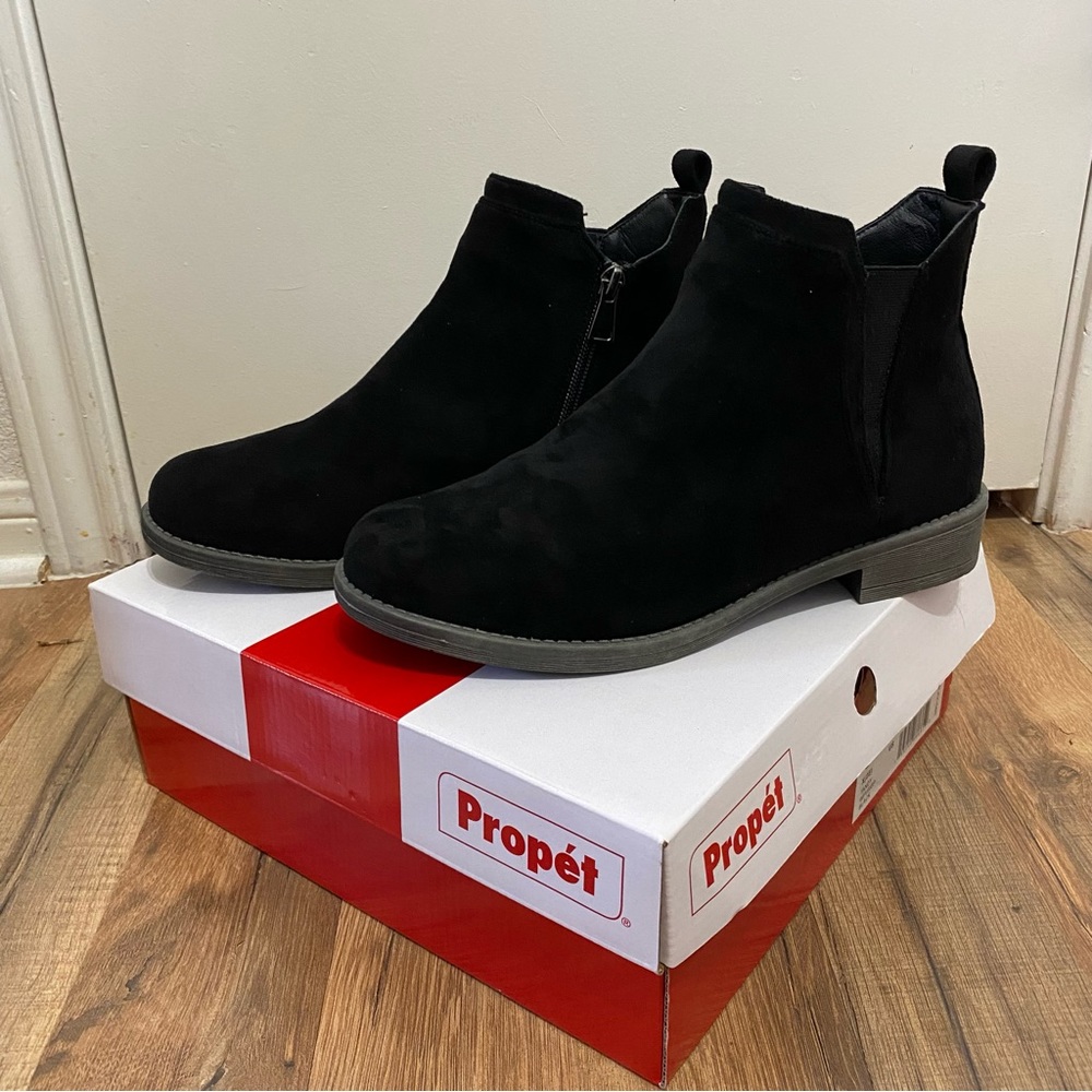 NWT Propét Women’s Black Suede Low Booties, Size 8.5